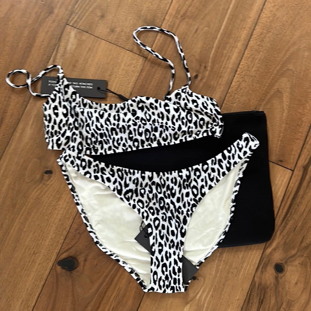 TRIANGL MICA NORMAL POWDER VELVET BLACK WHITE NEW WITH TAGS + BAG